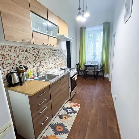 Family & Group Flat With Terrace Near Main Station