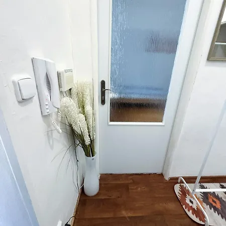 Family & Group Flat With Terrace Near Main Station Brno