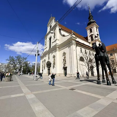 Family & Group Flat With Terrace Near Main Station *