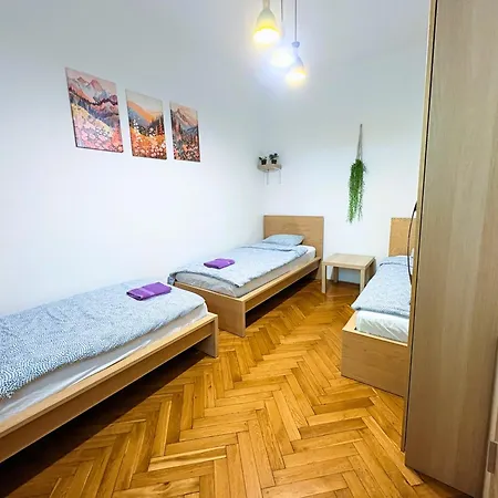 Family & Group Flat With Terrace Near Main Station Brno