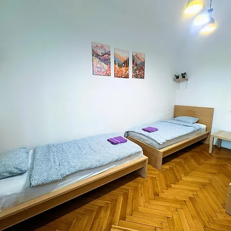 Family & Group Flat With Terrace Near Main Station Brno