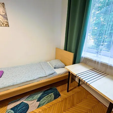 Family & Group Flat With Terrace Near Main Station Apartment Brno