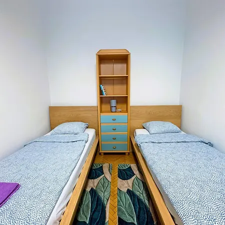 Apartment Family & Group Flat With Terrace Near Main Station *